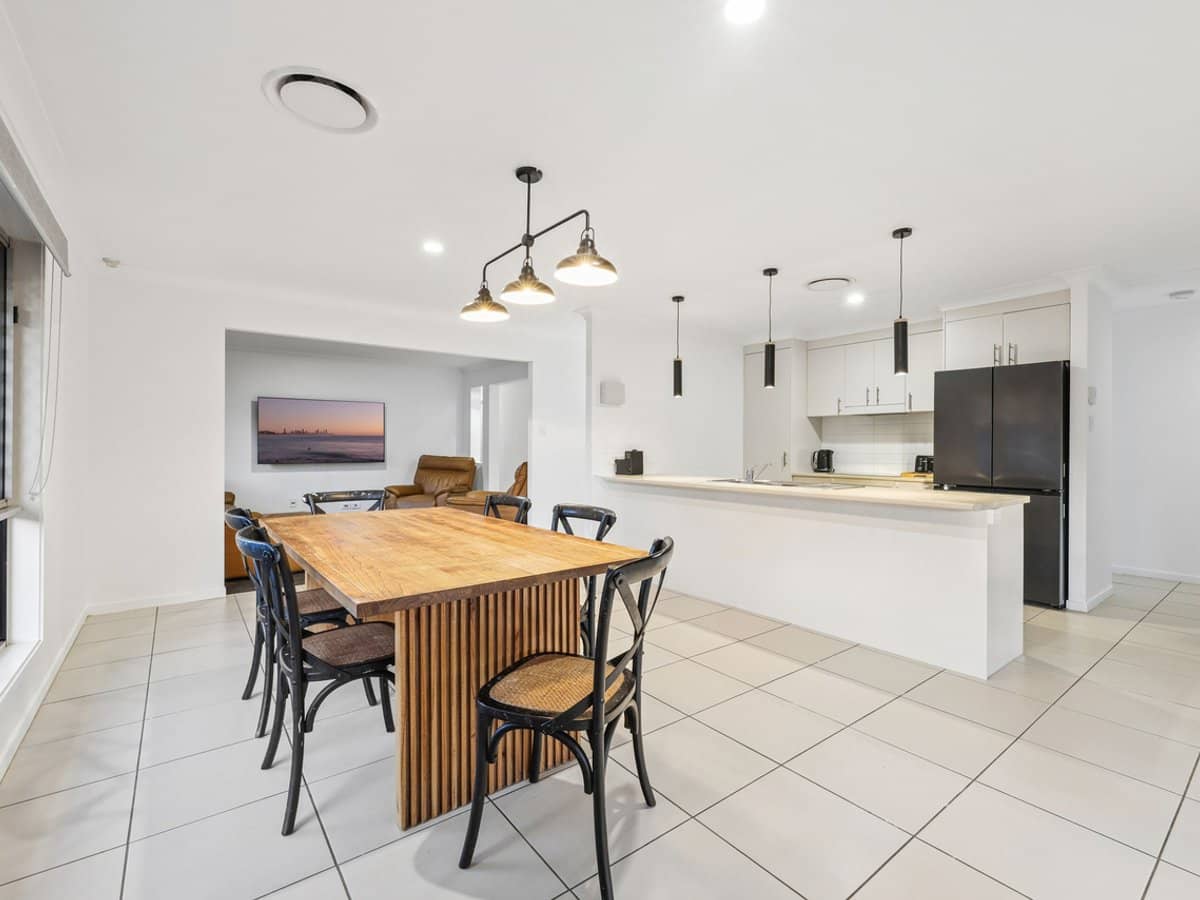 51 Lynbrook Avenue, ORMEAU - Thumbnail 1