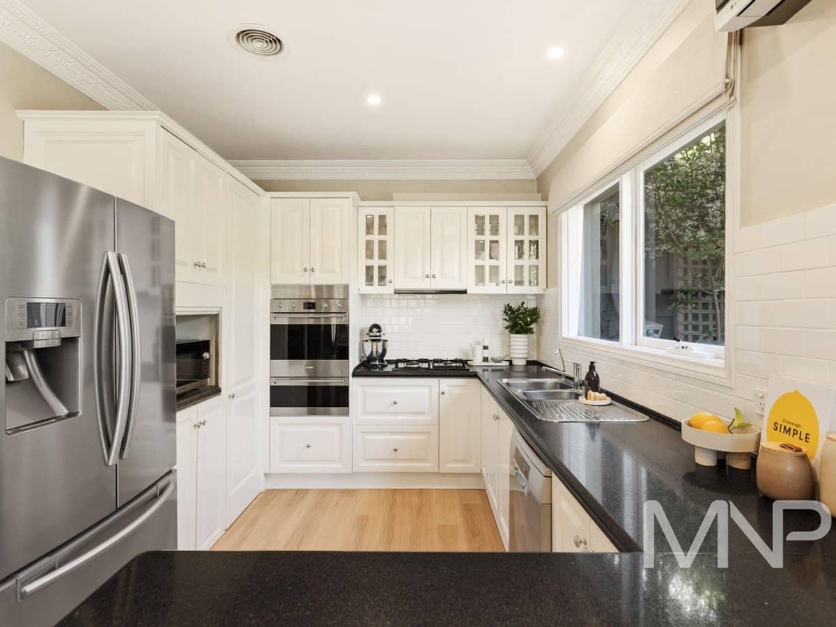 8 Wattle Road, KEW EAST - Thumbnail 5