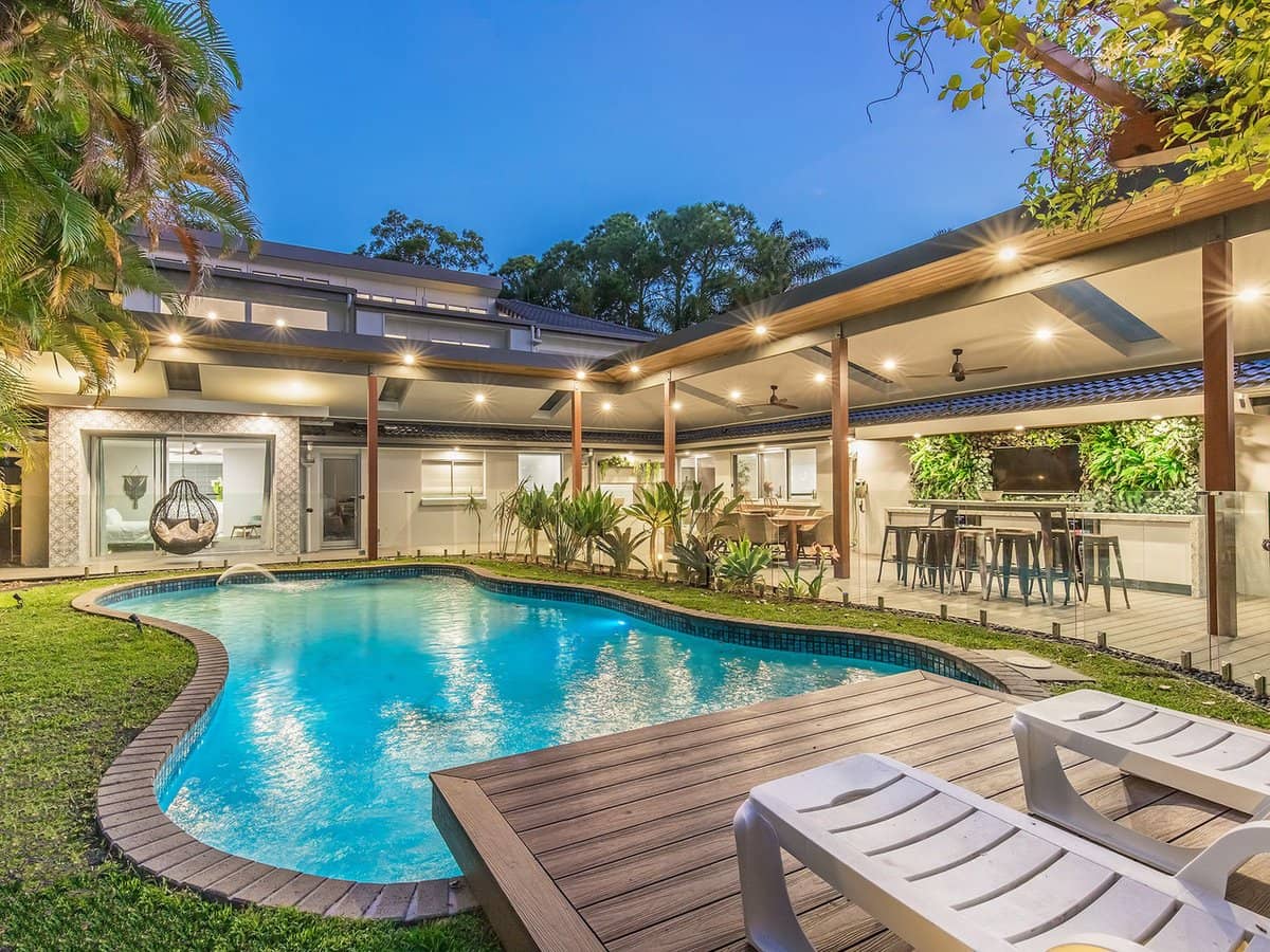 11 Karratha Court, MERMAID WATERS - Thumbnail 1