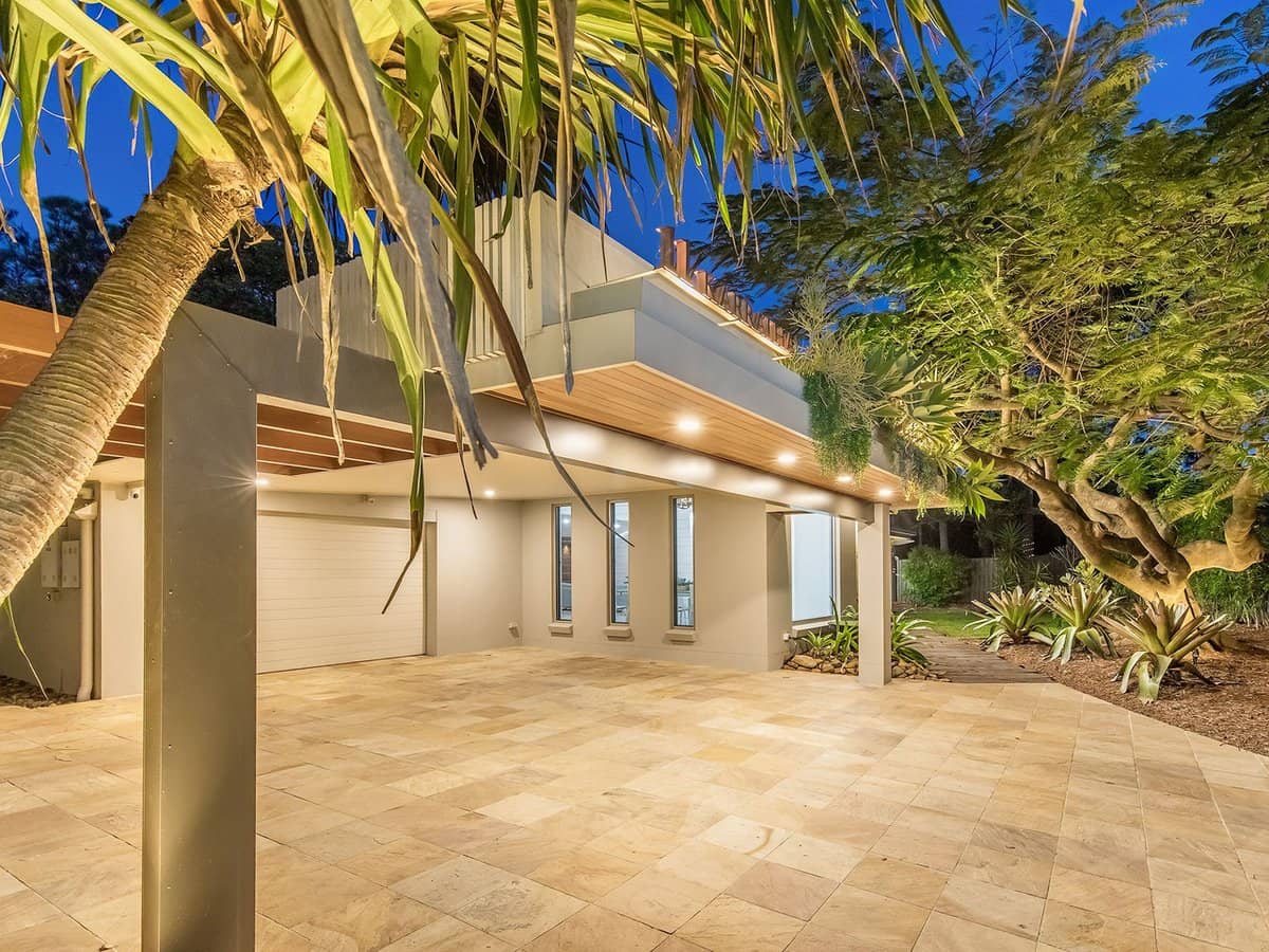 11 Karratha Court, MERMAID WATERS - Thumbnail 9