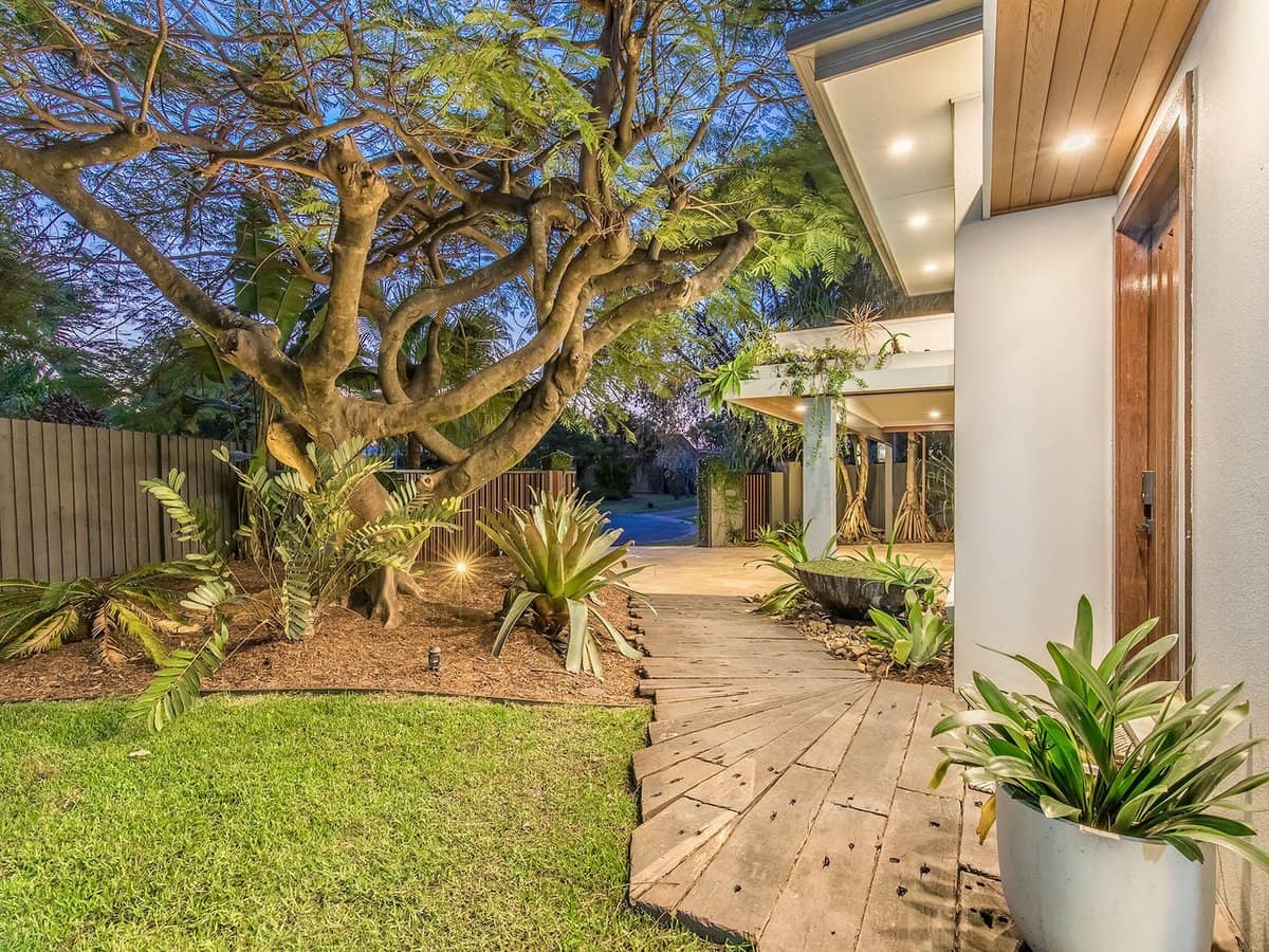 11 Karratha Court, MERMAID WATERS - Thumbnail 10