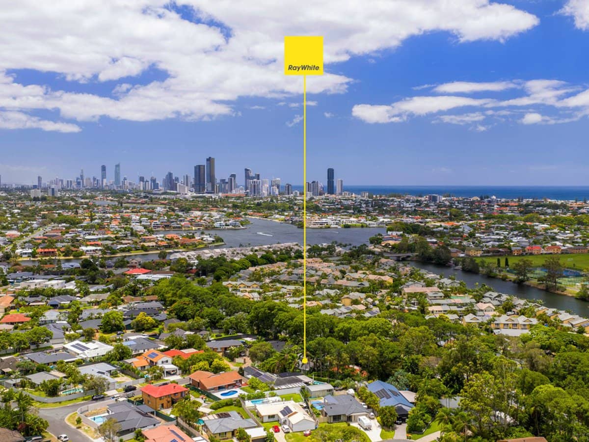 11 Karratha Court, MERMAID WATERS - Thumbnail 11