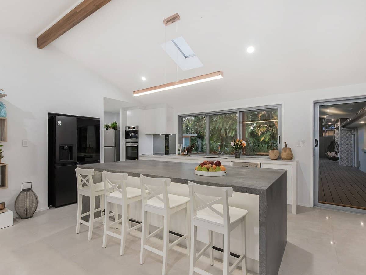 11 Karratha Court, MERMAID WATERS - Thumbnail 13