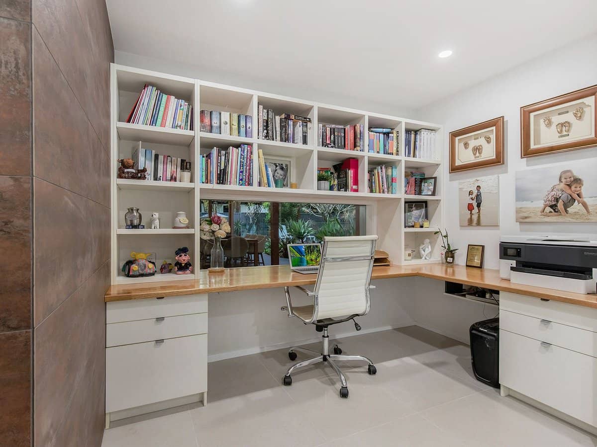 11 Karratha Court, MERMAID WATERS - Thumbnail 16