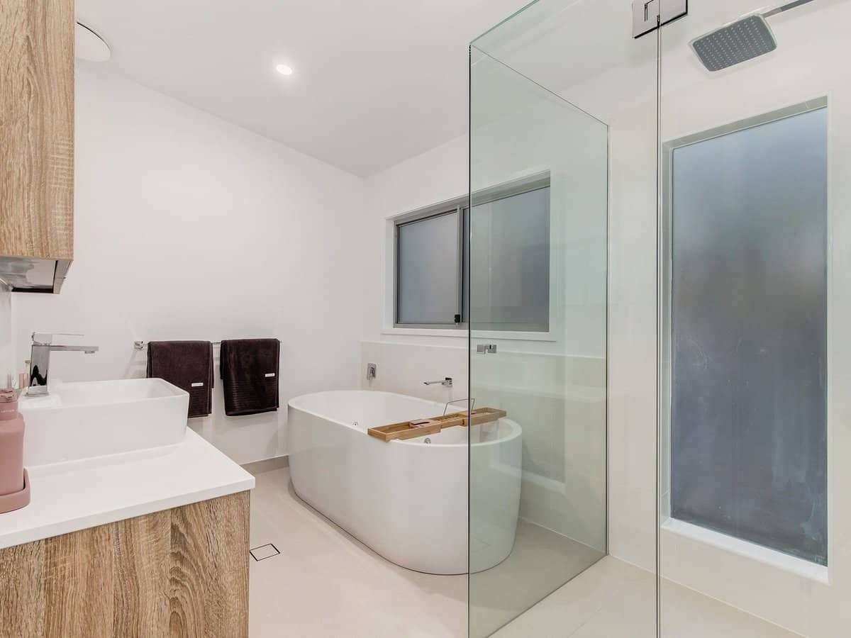 11 Karratha Court, MERMAID WATERS - Thumbnail 23