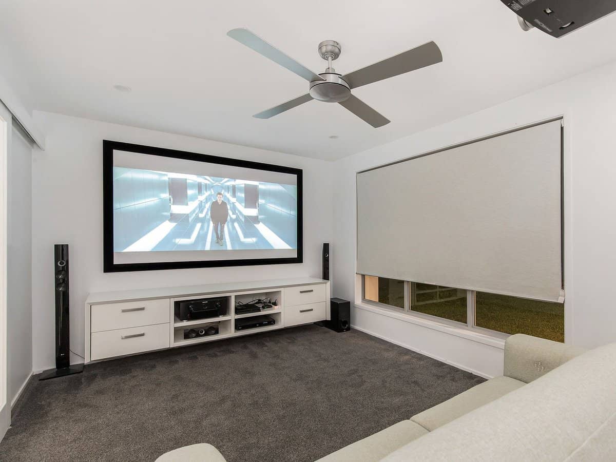 11 Karratha Court, MERMAID WATERS - Thumbnail 8