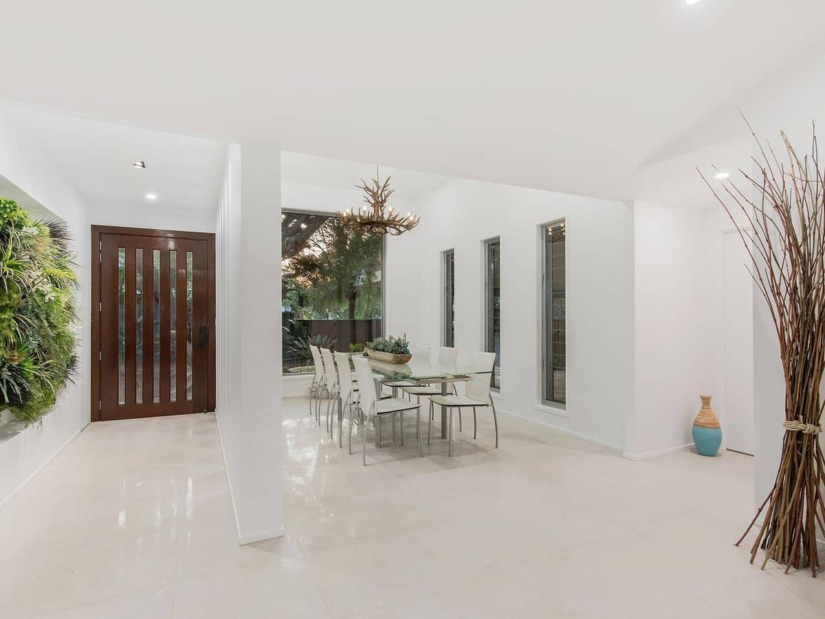 11 Karratha Court, MERMAID WATERS - Thumbnail 15