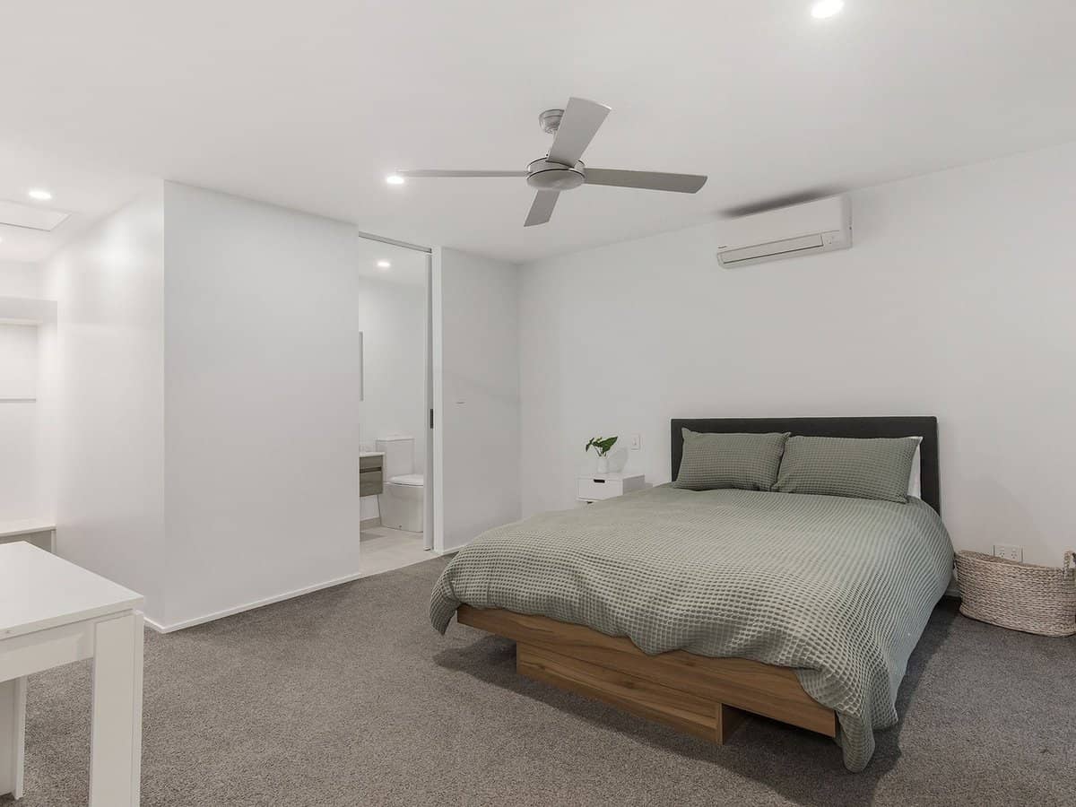 11 Karratha Court, MERMAID WATERS - Thumbnail 23