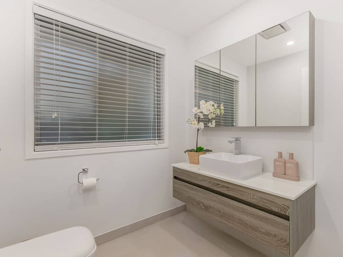 11 Karratha Court, MERMAID WATERS - Thumbnail 24