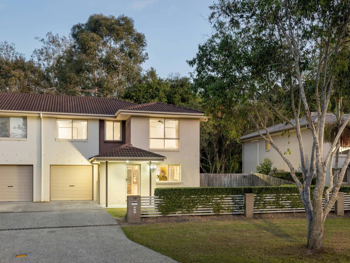 19 Earnshaw Street, CALAMVALE - Thumbnail 1