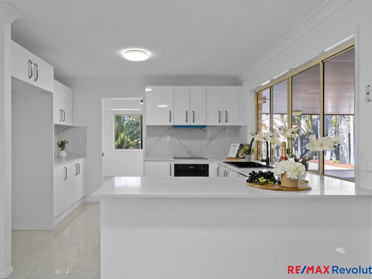 51 St Andrews Drive, CORNUBIA - Thumbnail 8