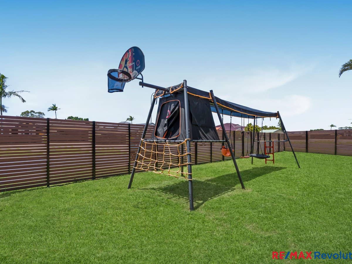 51 St Andrews Drive, CORNUBIA - Thumbnail 23