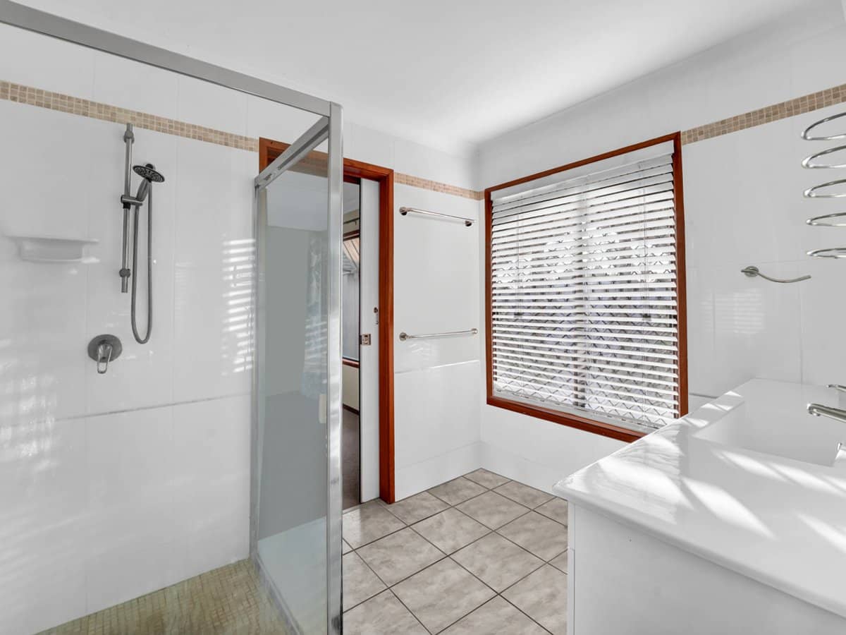 12 Bardyn Halliday Drive, MOUNT WARREN PARK - Thumbnail 10