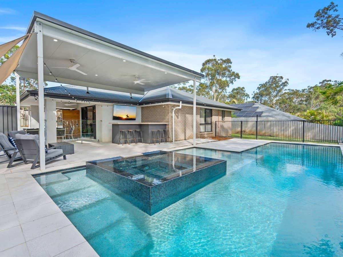 6 Bottletree Crescent, MOUNT COTTON - Thumbnail 1