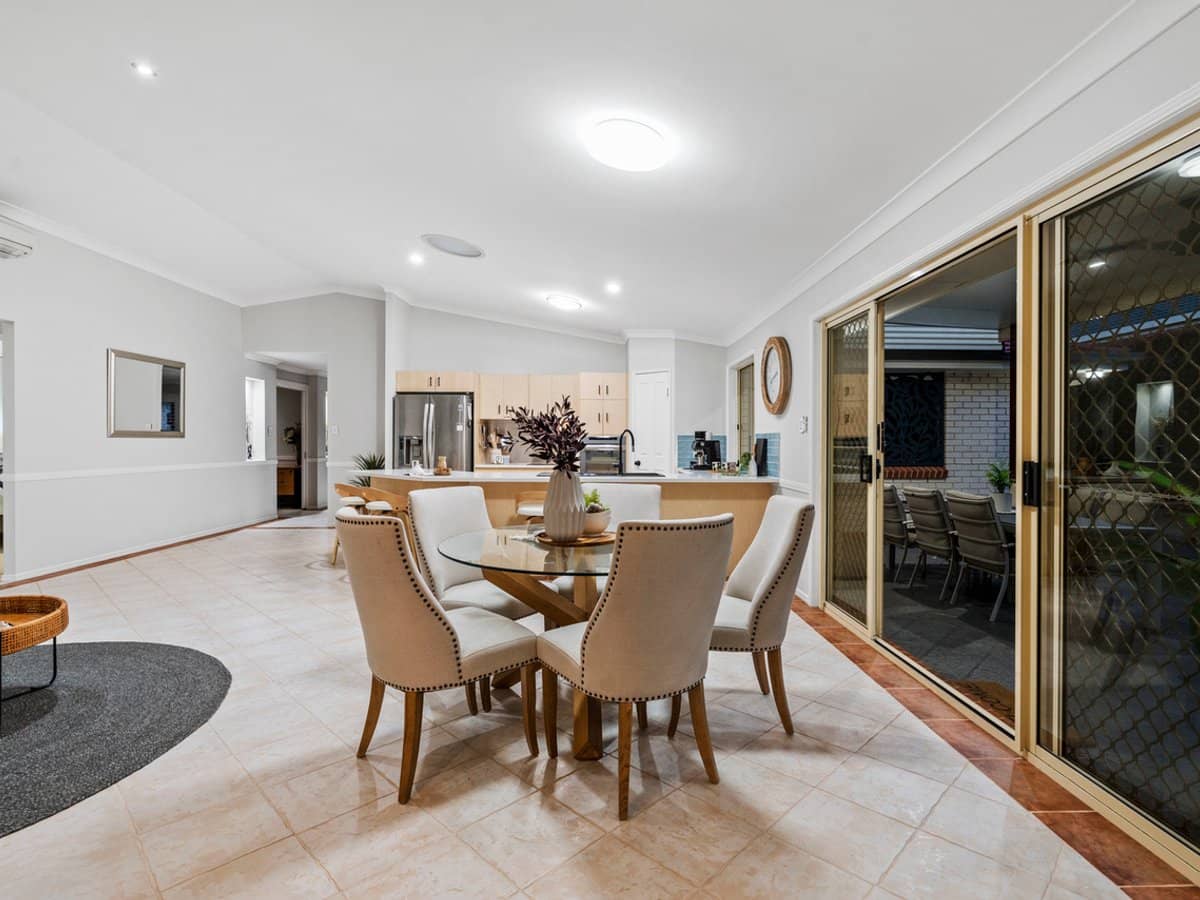 18 Manor Drive, WELLINGTON POINT - Thumbnail 8