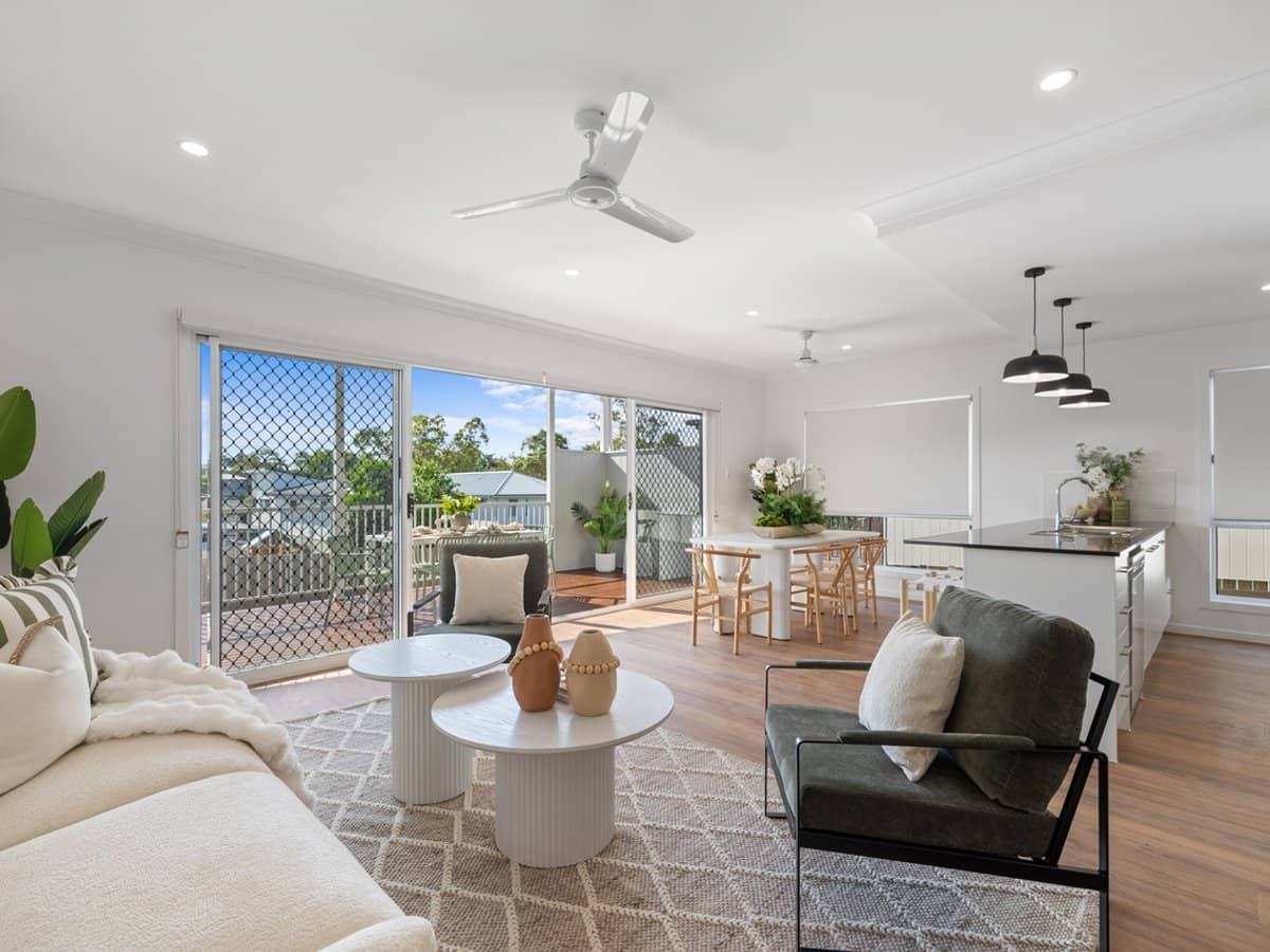 2/13 Wren Street, BIRKDALE - Thumbnail 2