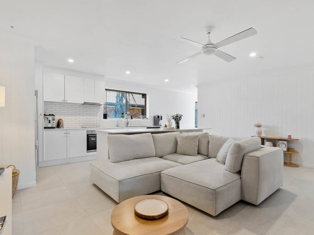 3 Jodie Court, MERMAID WATERS - Thumbnail 6