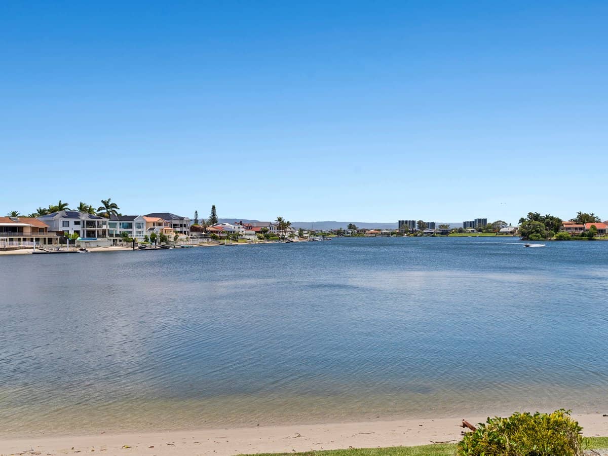 3 Jodie Court, MERMAID WATERS - Thumbnail 16