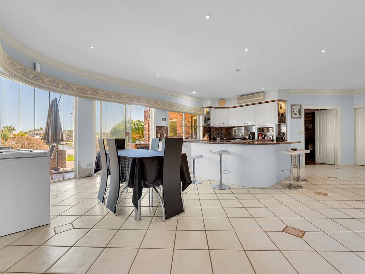 20 Sommersea Drive, RABY BAY - Thumbnail 7