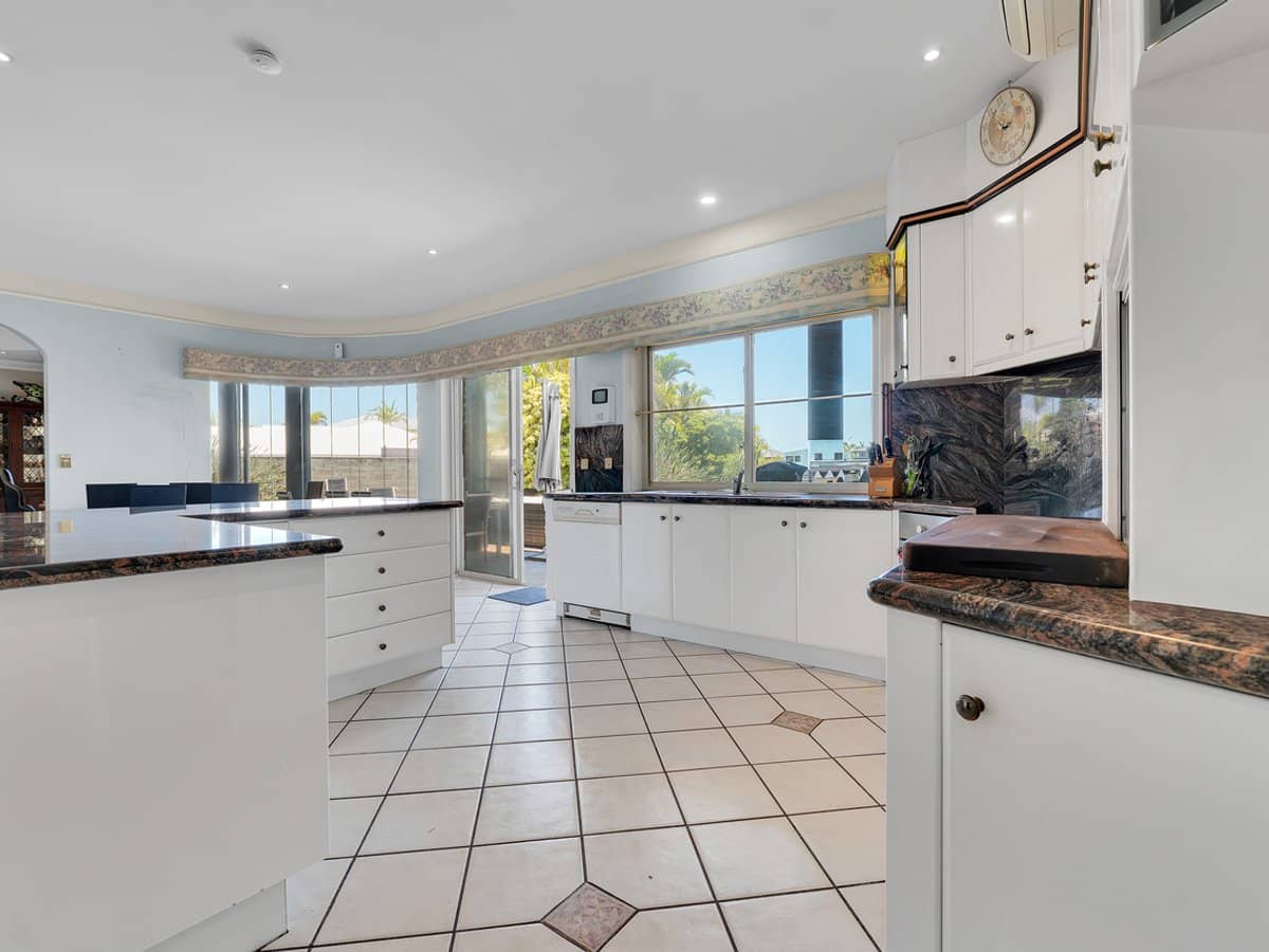 20 Sommersea Drive, RABY BAY - Thumbnail 8