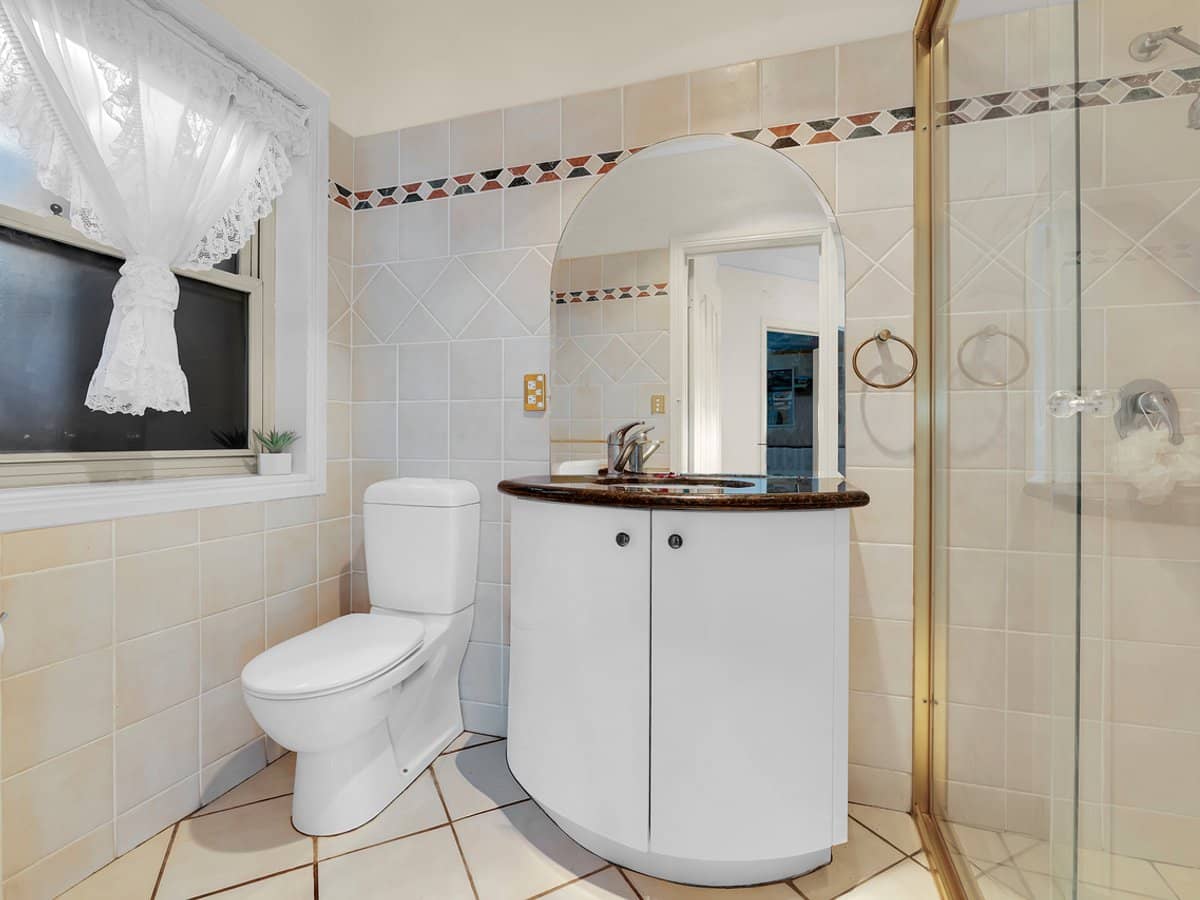 20 Sommersea Drive, RABY BAY - Thumbnail 11