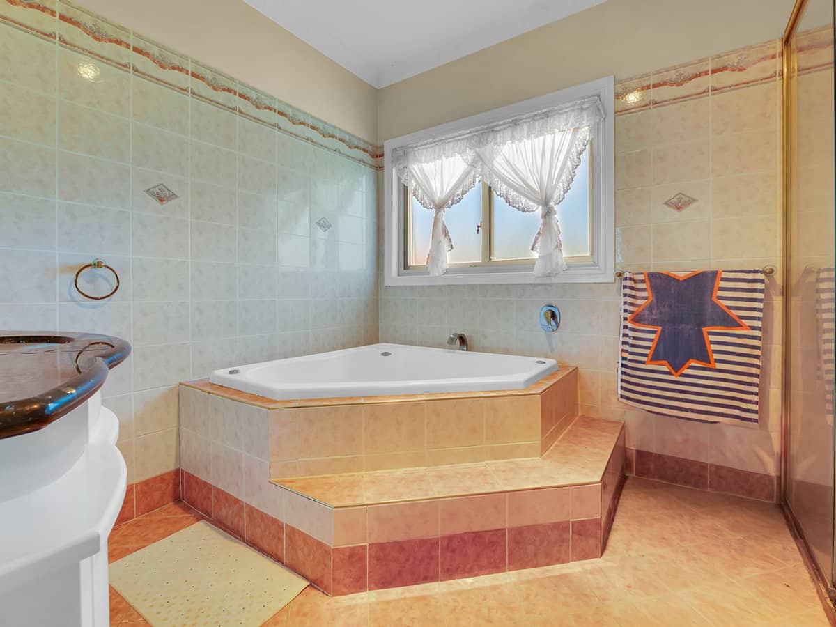 20 Sommersea Drive, RABY BAY - Thumbnail 20