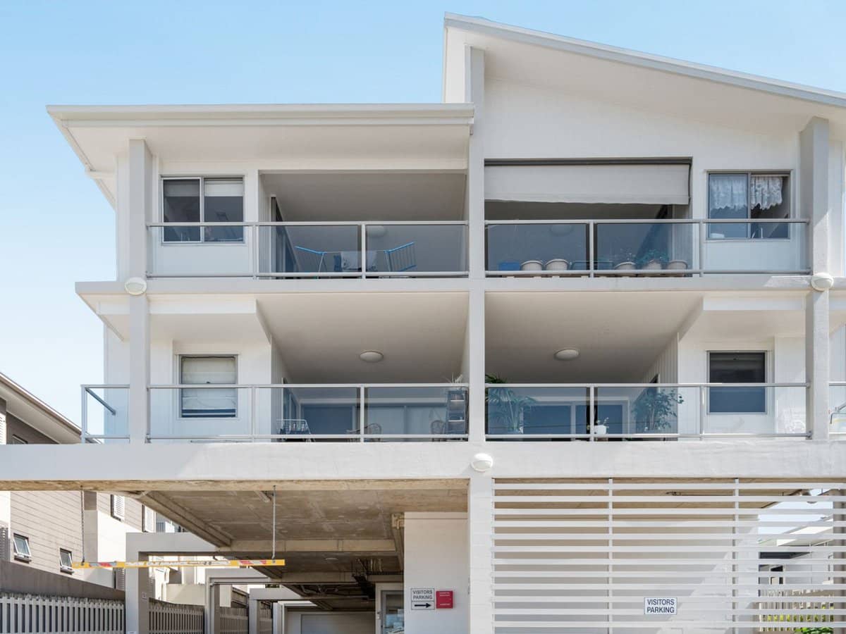 54 Yamboyna Street, MANLY - Thumbnail 2