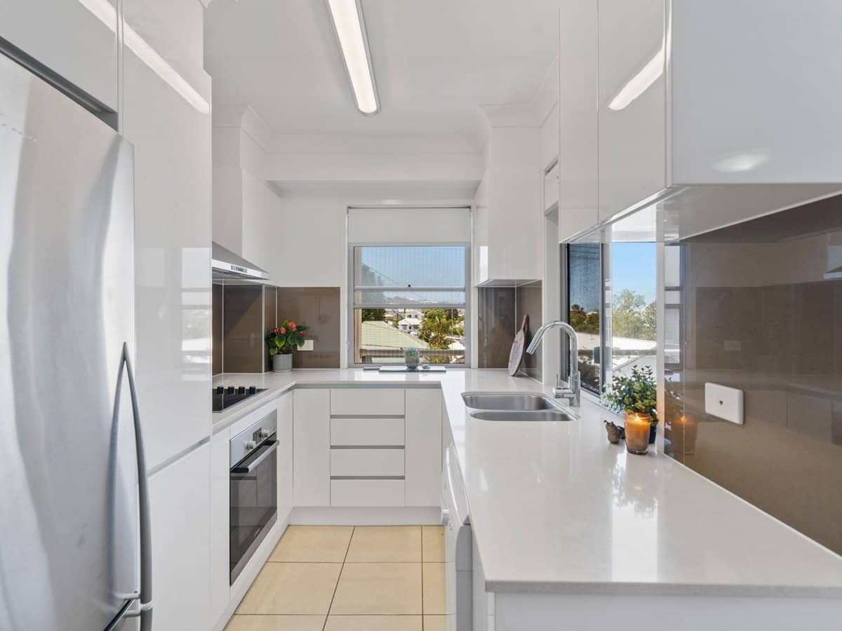 54 Yamboyna Street, MANLY - Thumbnail 6