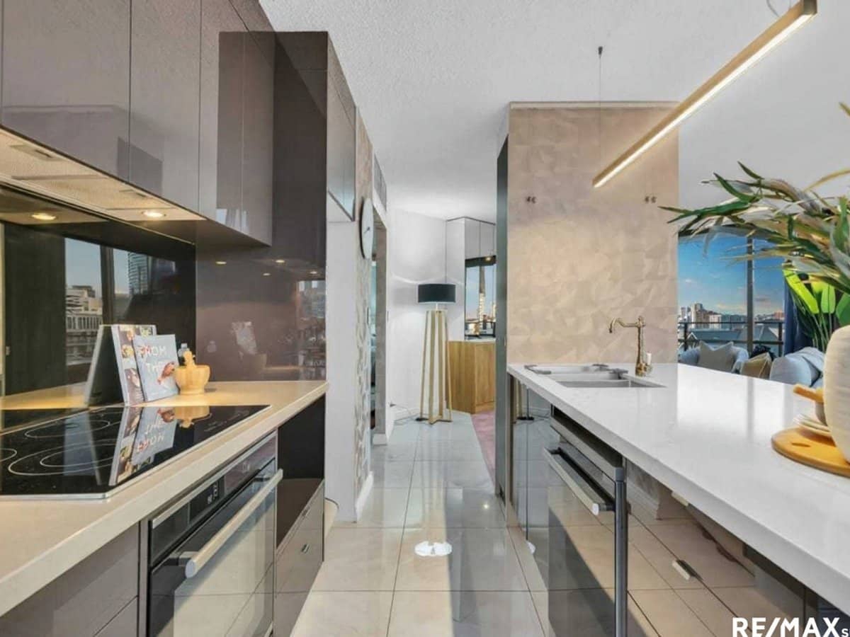 32 Leichhardt Street, Spring Hill - Thumbnail 5