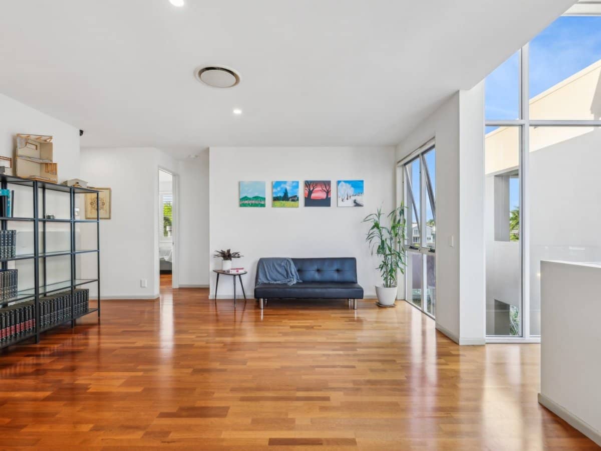 8 Braemer Court, BENOWA WATERS - Thumbnail 13