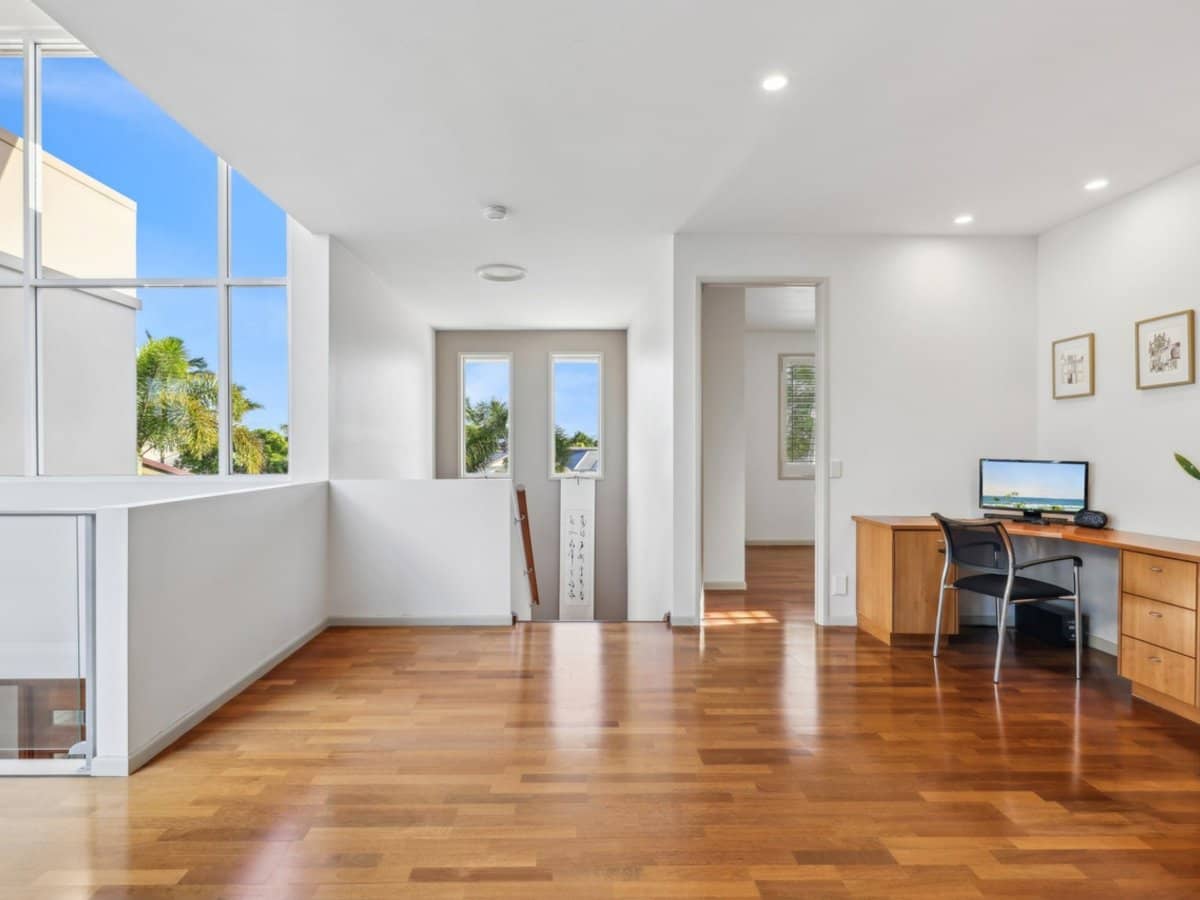 8 Braemer Court, BENOWA WATERS - Thumbnail 14