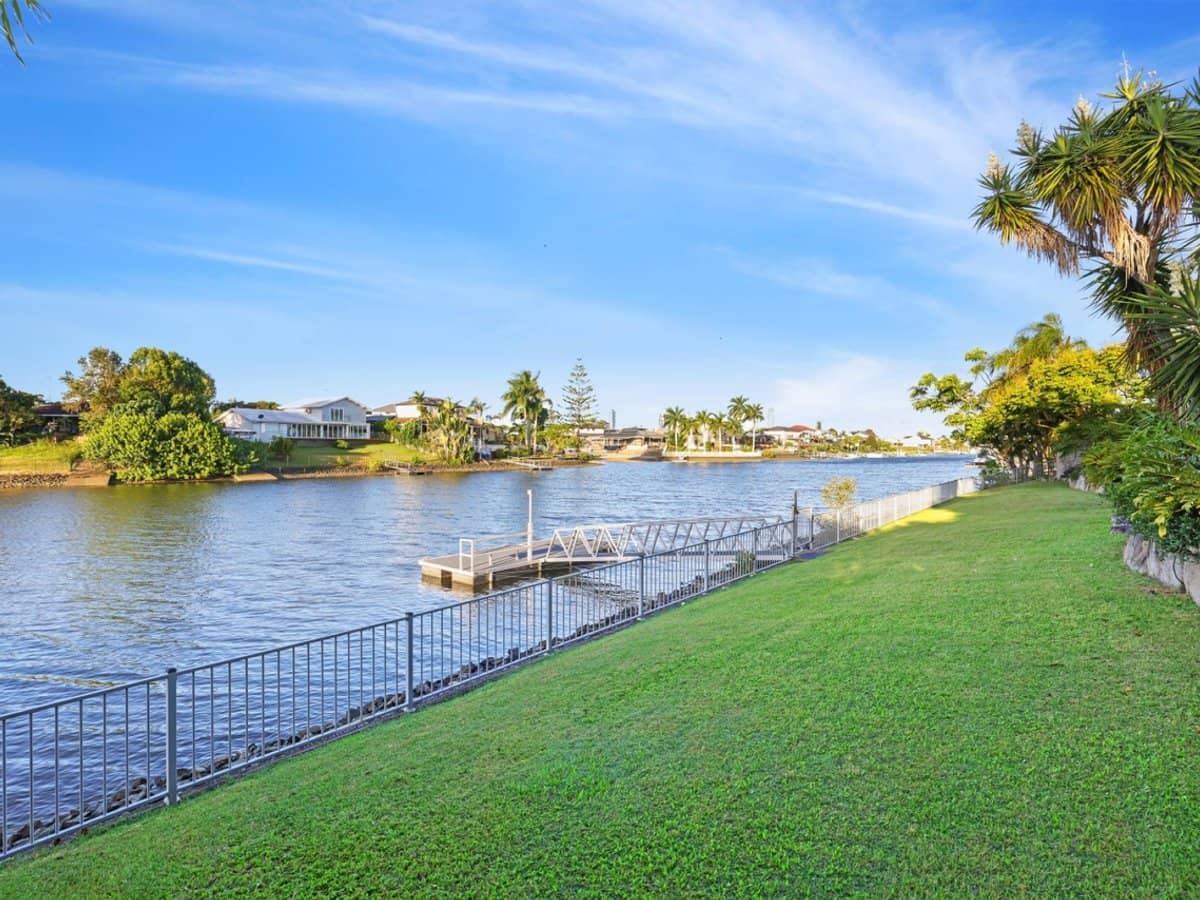 8 Braemer Court, BENOWA WATERS - Thumbnail 20