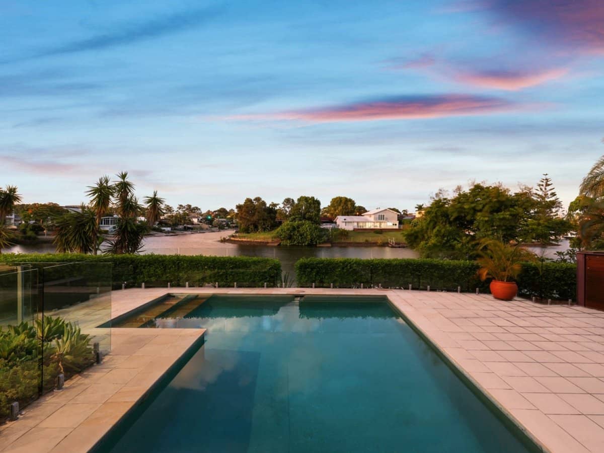 8 Braemer Court, BENOWA WATERS - Thumbnail 23