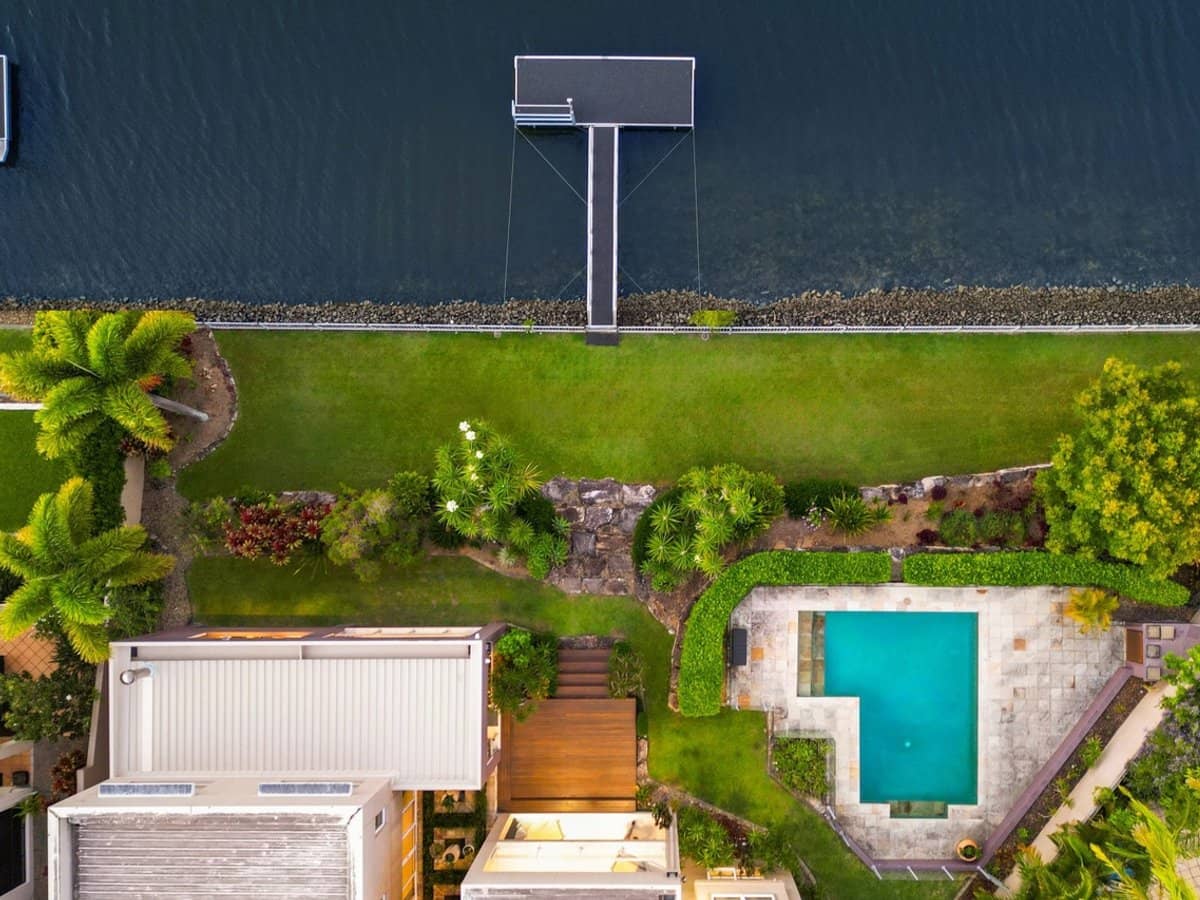 8 Braemer Court, BENOWA WATERS - Thumbnail 27