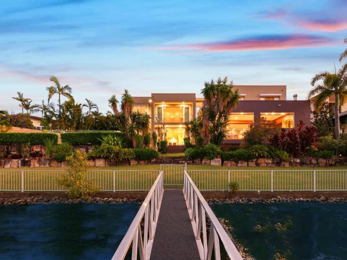 8 Braemer Court, BENOWA WATERS - Thumbnail 5