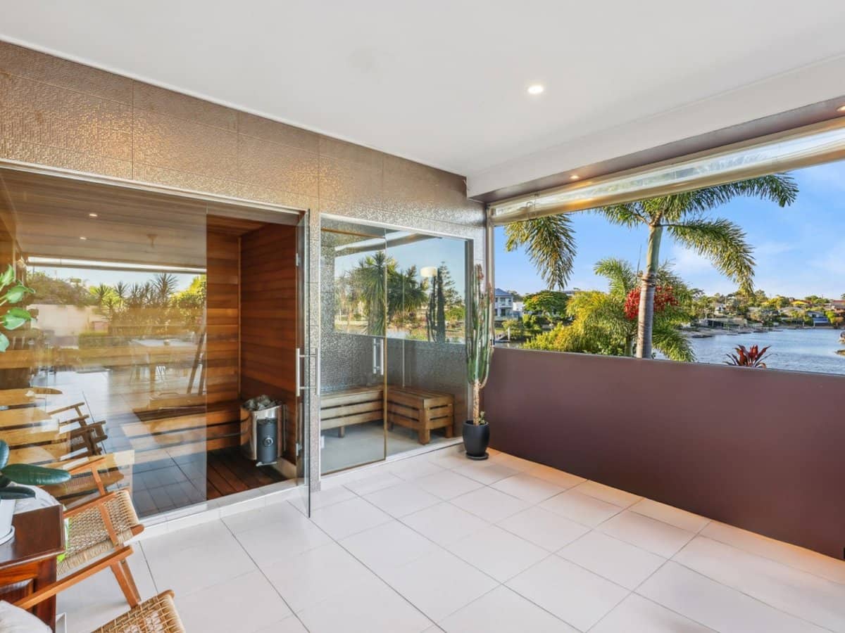 8 Braemer Court, BENOWA WATERS - Thumbnail 12