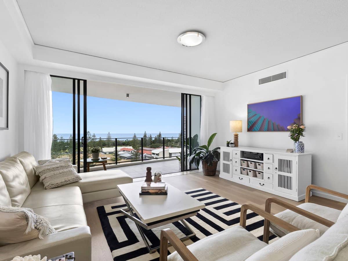 22 Surf Parade, BROADBEACH - Thumbnail 1