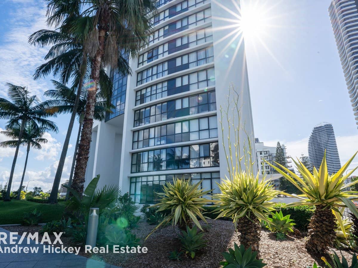 22 Surf Parade, BROADBEACH - Thumbnail 22