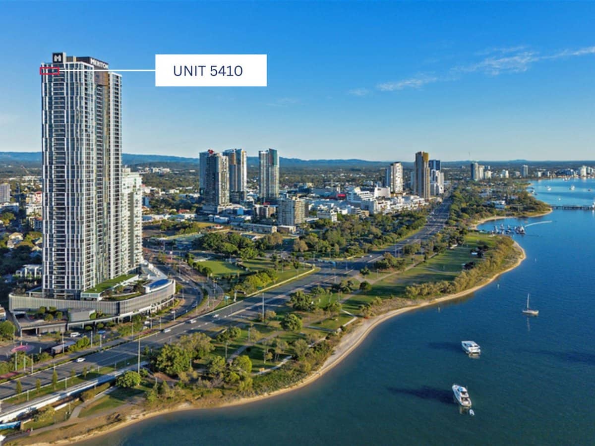 2 Como Crescent Southport, Southport - Thumbnail 1