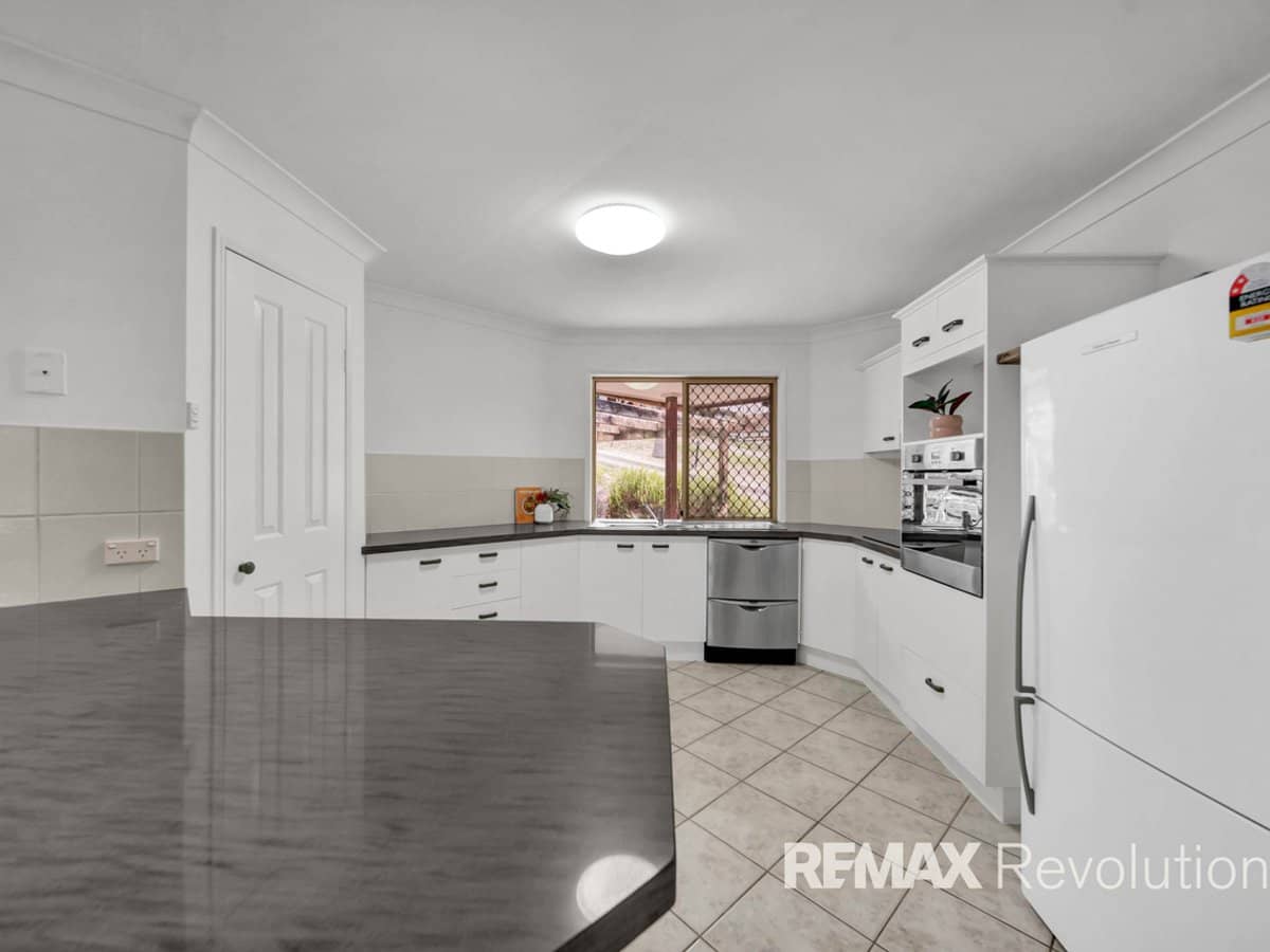 16-18 Dane Court, SHAILER PARK - Thumbnail 4