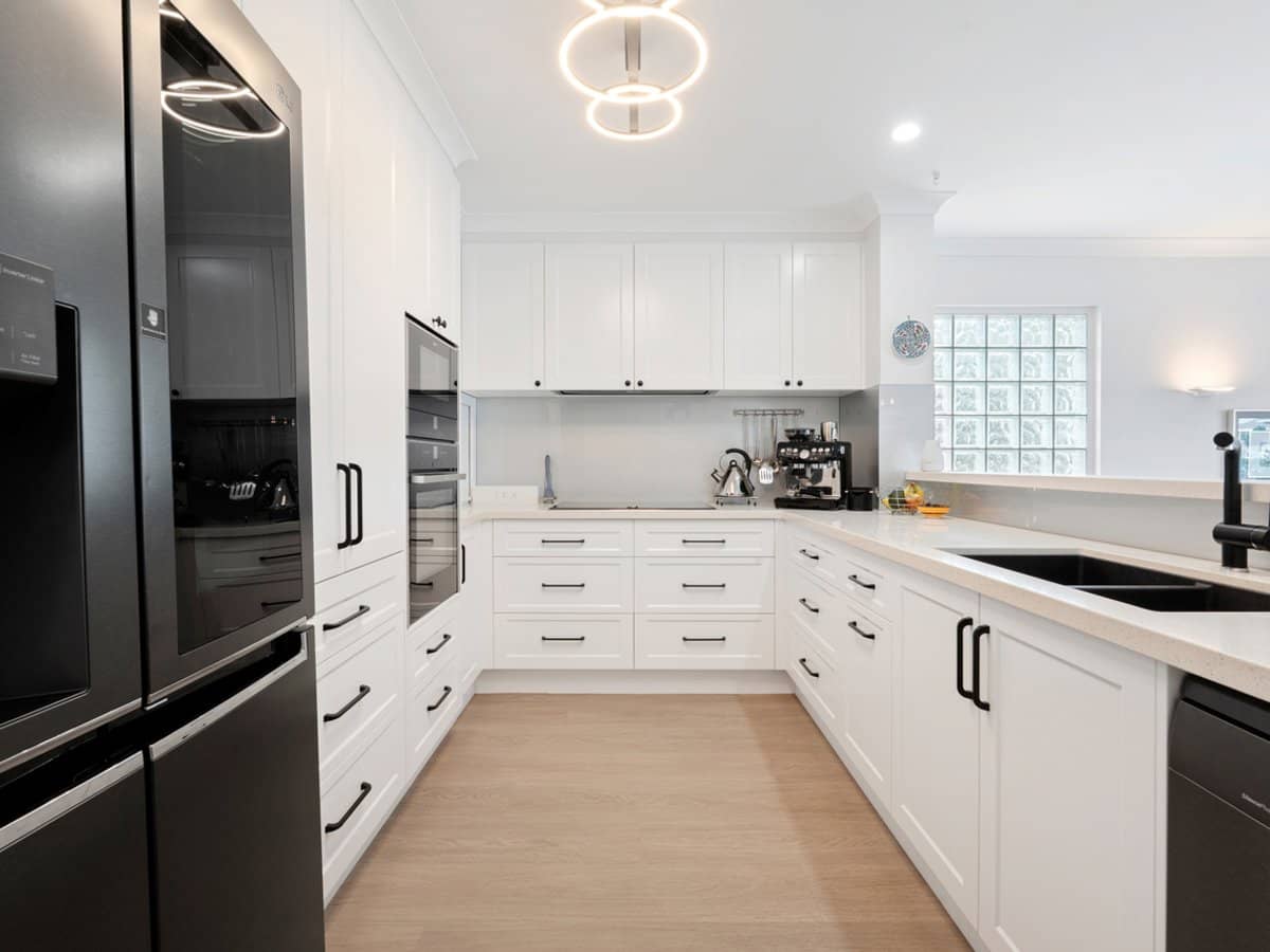 100 Morala Avenue, RUNAWAY BAY - Thumbnail 3