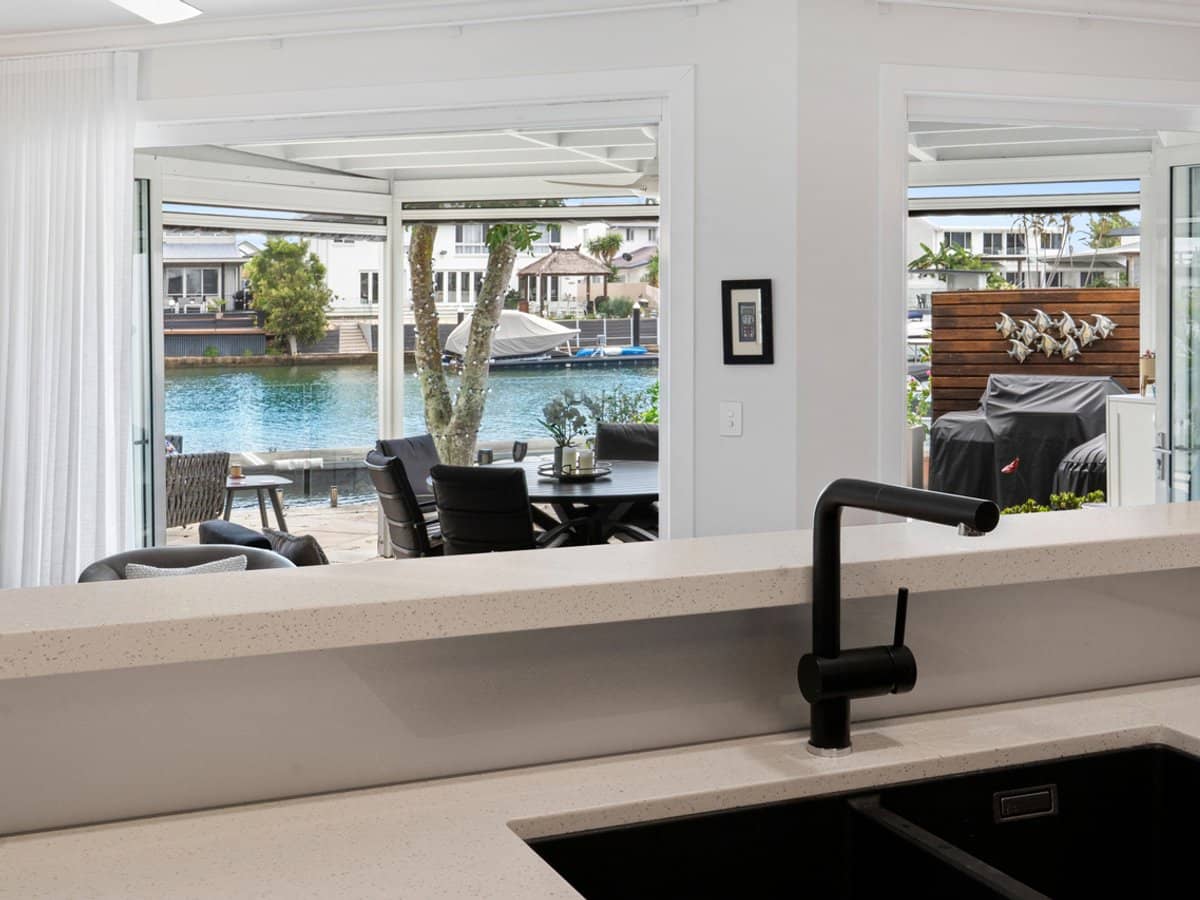 100 Morala Avenue, RUNAWAY BAY - Thumbnail 12