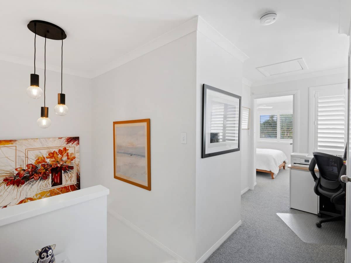 100 Morala Avenue, RUNAWAY BAY - Thumbnail 13