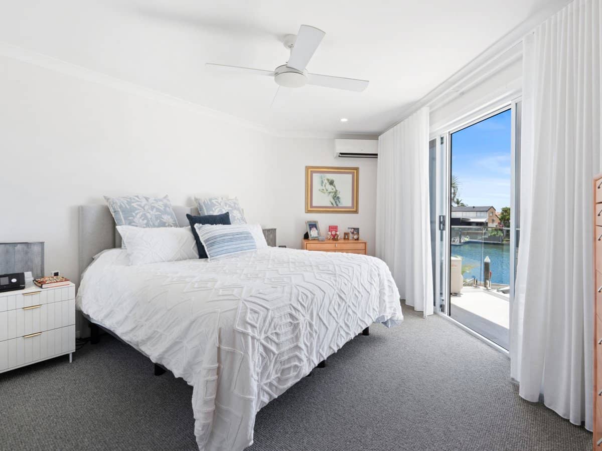 100 Morala Avenue, RUNAWAY BAY - Thumbnail 14