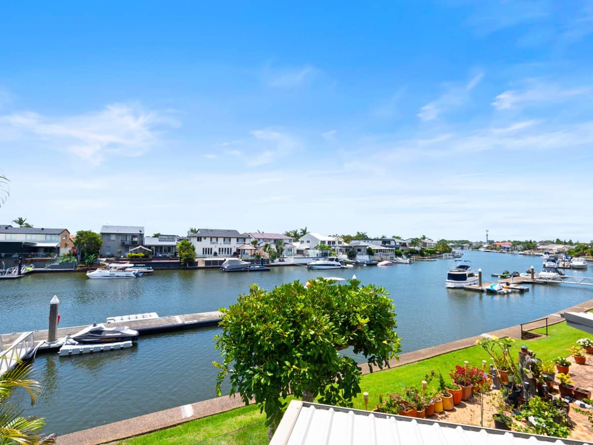 100 Morala Avenue, RUNAWAY BAY - Thumbnail 17