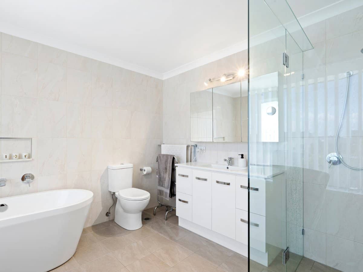 100 Morala Avenue, RUNAWAY BAY - Thumbnail 18