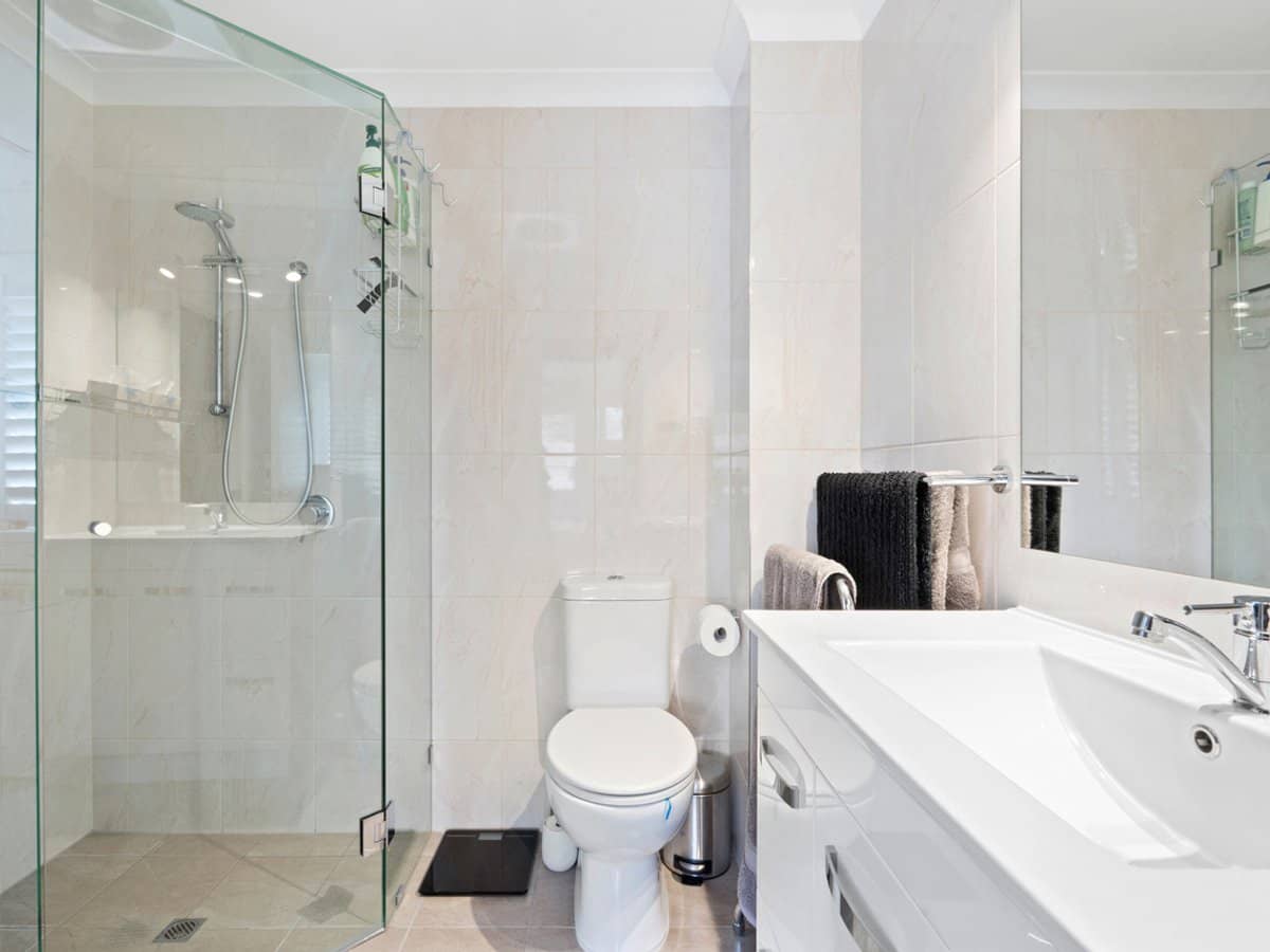 100 Morala Avenue, RUNAWAY BAY - Thumbnail 21