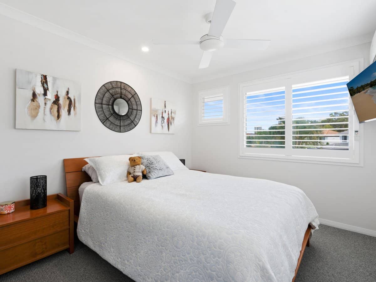 100 Morala Avenue, RUNAWAY BAY - Thumbnail 22