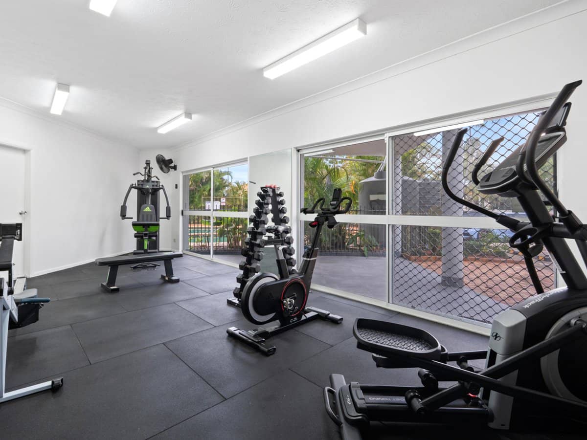 100 Morala Avenue, RUNAWAY BAY - Thumbnail 26