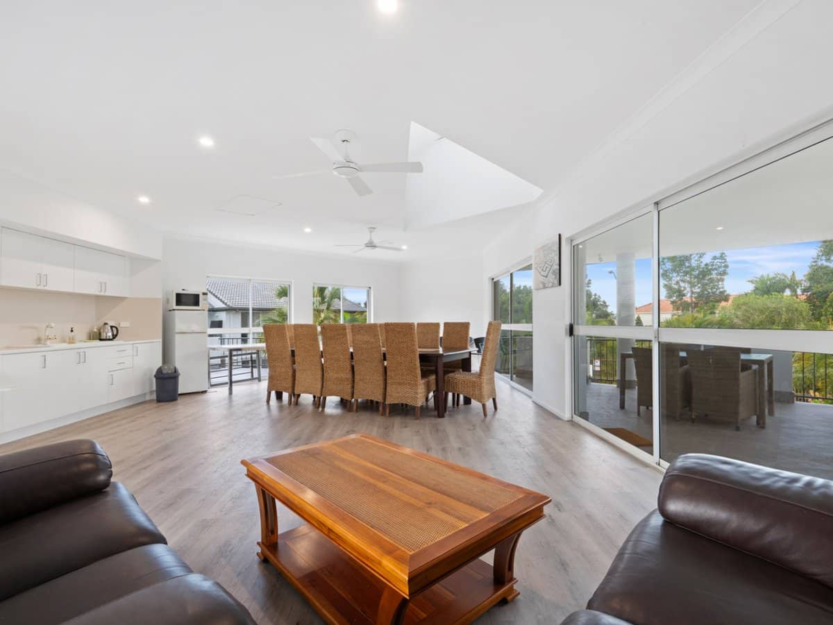 100 Morala Avenue, RUNAWAY BAY - Thumbnail 30